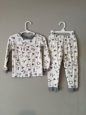 Burts Bees Alphabet Bee Long Sleeve Pajama Set - Gray Trim